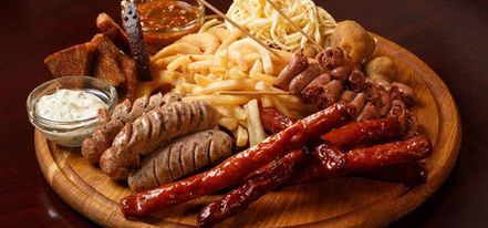 Копченые колбаски собственного приготовления - быстро, вкусно и необычно! Копчености из домашней коптильни