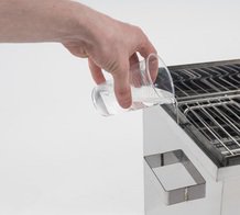 Без воды гидрозатвор не будет работать. Не забудьте наполнить его! гидрозамок наполняется водой